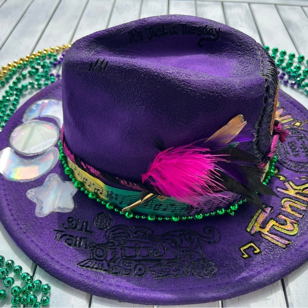 Sun catcher, Mardi Gras, Festive James Brown hat ❤️☀️ - Picture 6 of 12